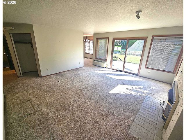 14875 Ne SACRAMENTO St 142, Portland, OR 97230