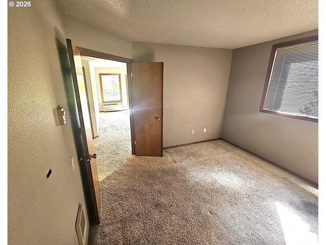 14875 Ne SACRAMENTO St 142, Portland, OR 97230