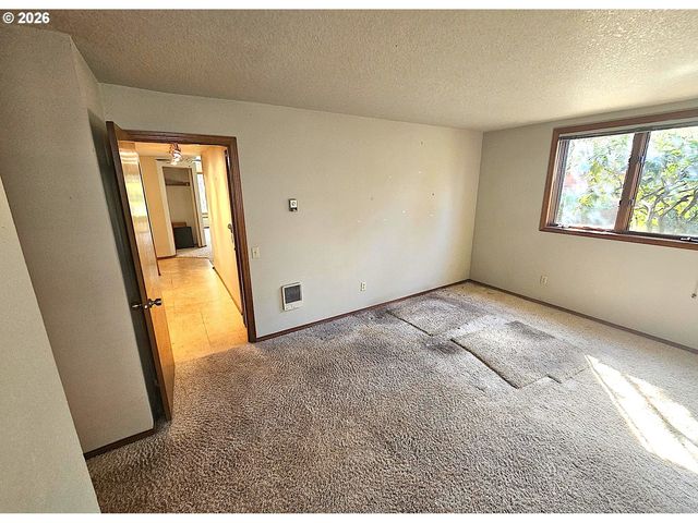 14875 Ne SACRAMENTO St 142, Portland, OR 97230