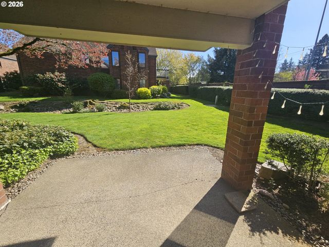 14875 Ne SACRAMENTO St 142, Portland, OR 97230