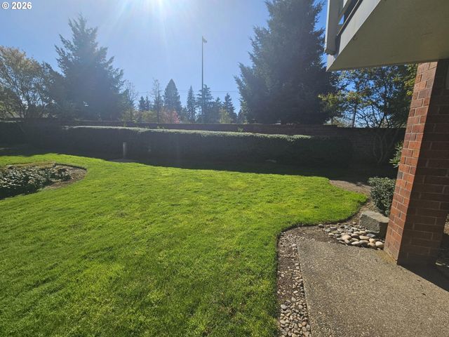 14875 Ne SACRAMENTO St 142, Portland, OR 97230