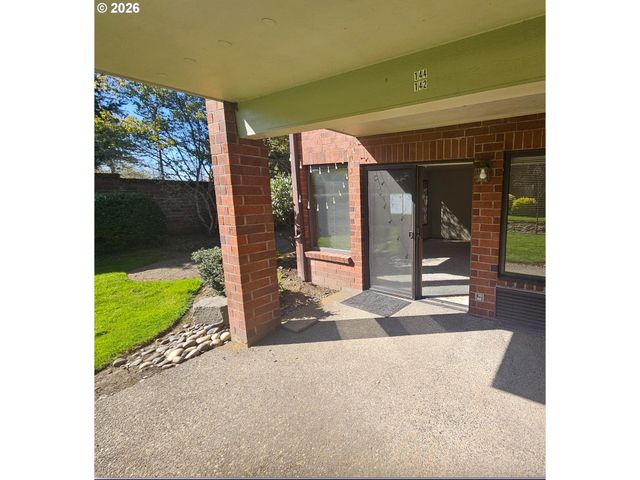 14875 Ne SACRAMENTO St 142, Portland, OR 97230