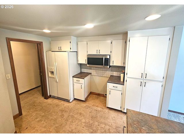 14875 Ne SACRAMENTO St 142, Portland, OR 97230