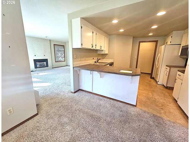 14875 Ne SACRAMENTO St 142, Portland, OR 97230