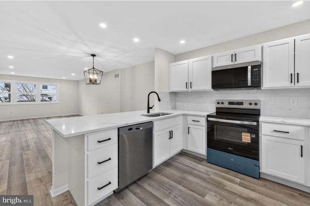 2 EIGHTH AVE, Wilmimgton, DE 19805