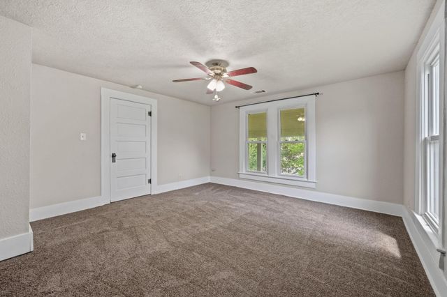1005 W Clayton Street, Dayton, TX 77535