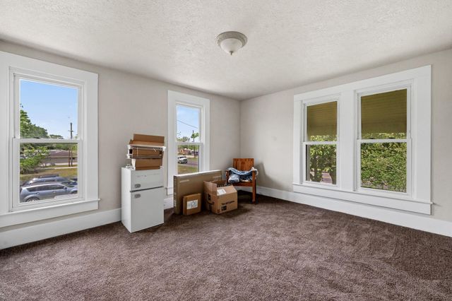 1005 W Clayton Street, Dayton, TX 77535