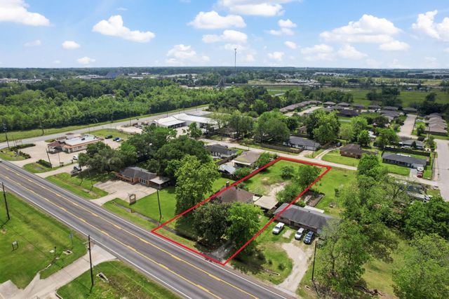 1005 W Clayton Street, Dayton, TX 77535