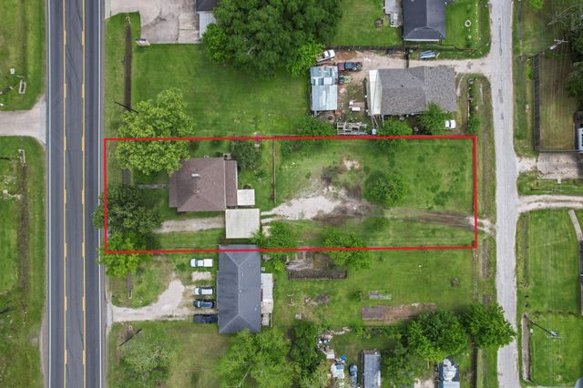 1005 W Clayton Street, Dayton, TX 77535