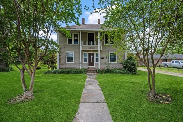 1005 W Clayton Street, Dayton, TX 77535
