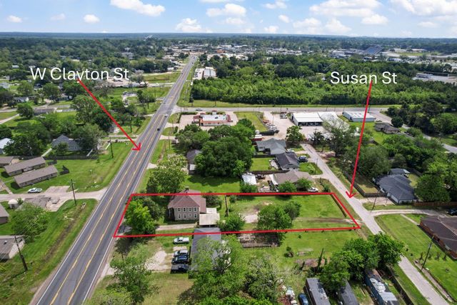 1005 W Clayton Street, Dayton, TX 77535