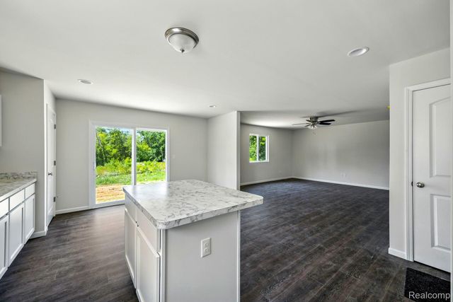 5740 Copper Tree Park, Waterford Charter Township, MI 48327