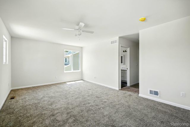 5740 Copper Tree Park, Waterford Charter Township, MI 48327