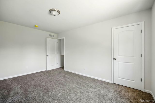 5740 Copper Tree Park, Waterford Charter Township, MI 48327