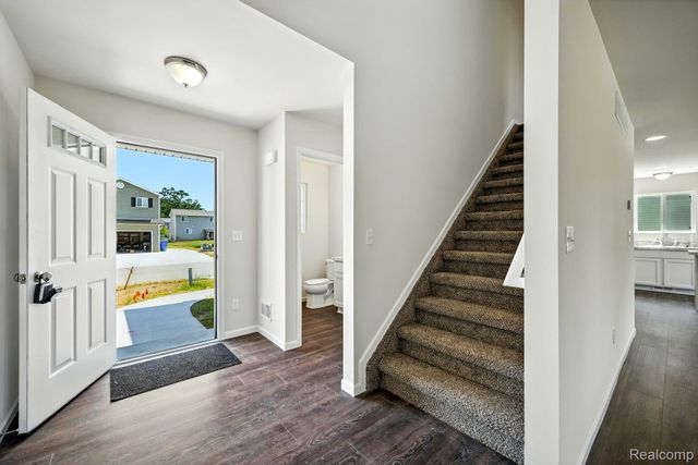 5740 Copper Tree Park, Waterford Charter Township, MI 48327