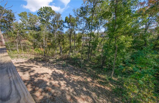 10 Bankfoot Lane, Bella Vista, AR 72715