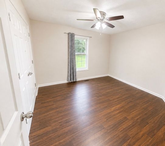 207 N Collins St, Tullahoma, TN 37388