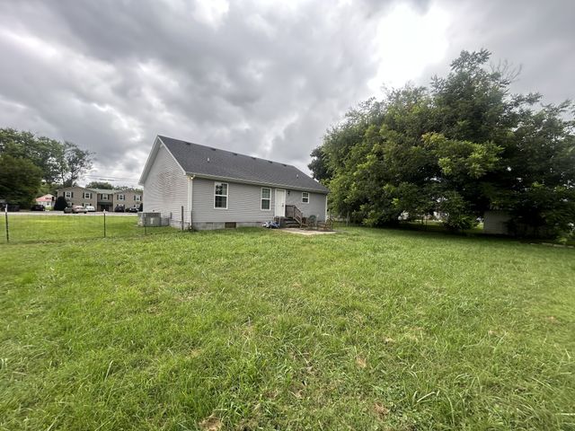 207 N Collins St, Tullahoma, TN 37388