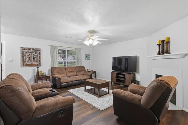 2703 Hidden Spring Vale Drive, Spring, TX 77386