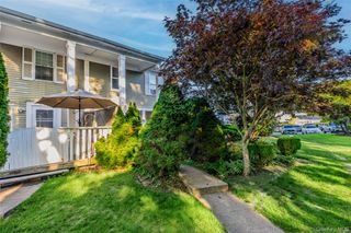 8 Independence Court A, Ridge, NY 11961