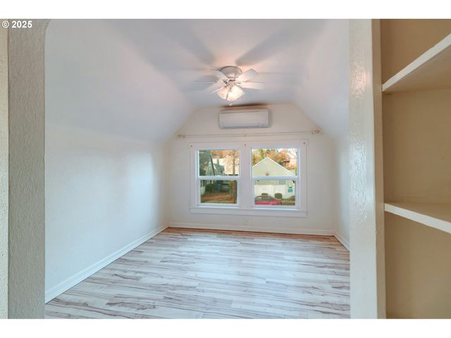 1110 CROSS St Se, Salem, OR 97302