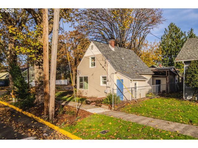 1110 CROSS St Se, Salem, OR 97302