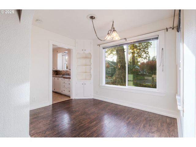 1110 CROSS St Se, Salem, OR 97302