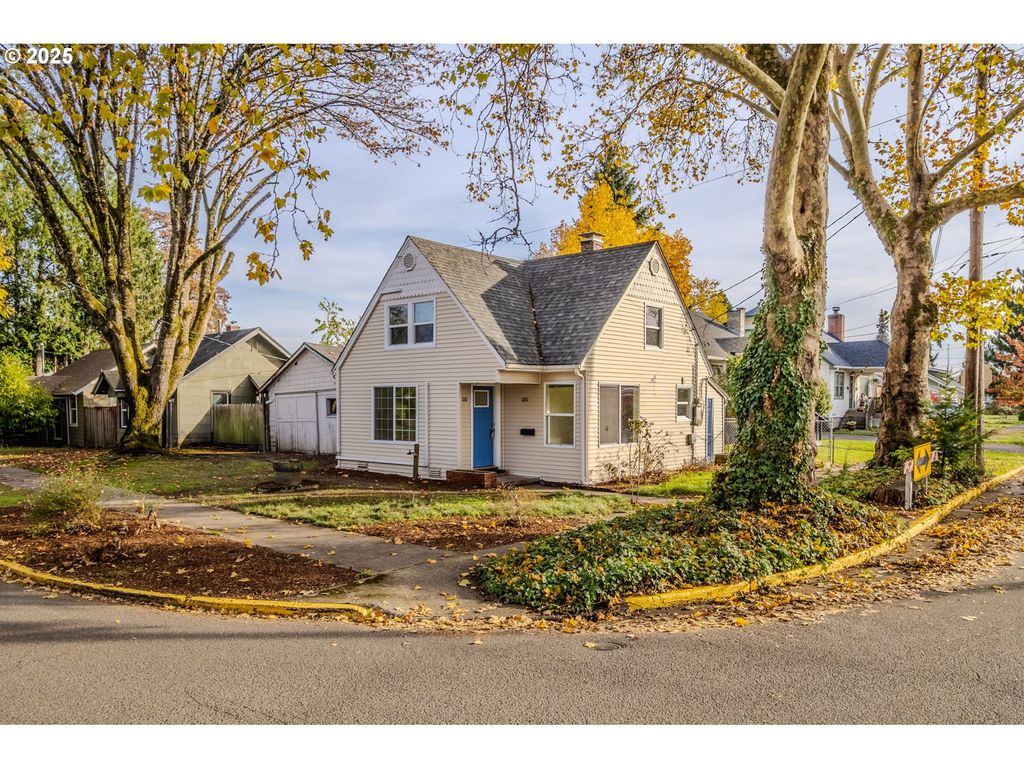 1110 CROSS St Se, Salem, OR 97302
