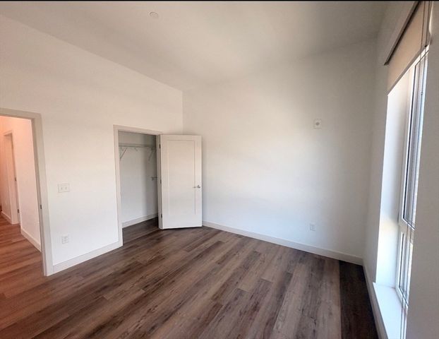 266 Canal Street 1215, Salem, MA 01970