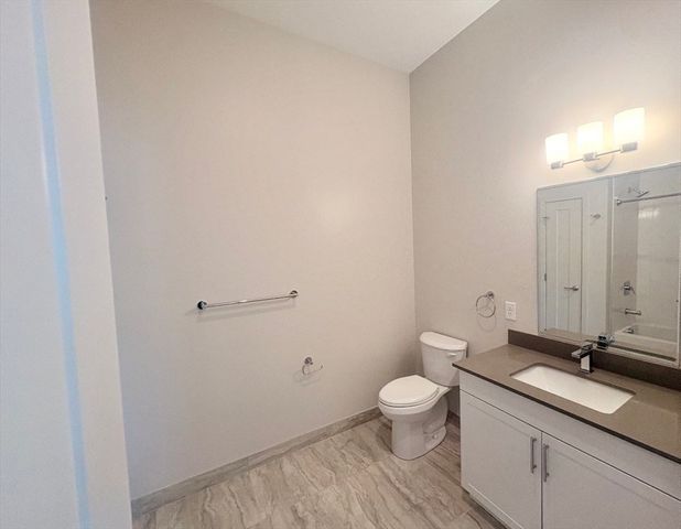 266 Canal Street 1215, Salem, MA 01970