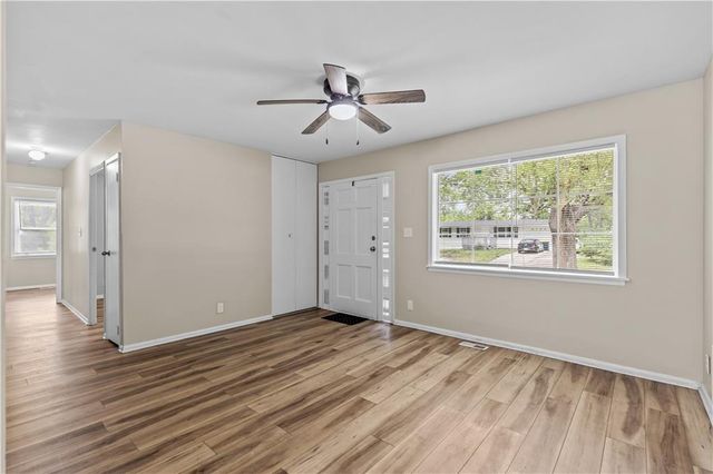 9200 Stark Avenue, Kansas City, MO 64138