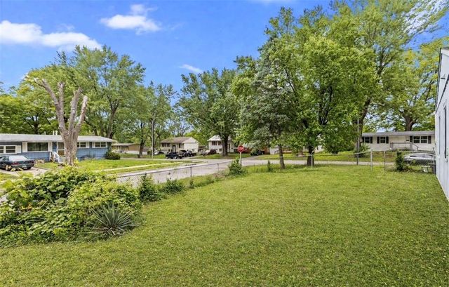 9200 Stark Avenue, Kansas City, MO 64138