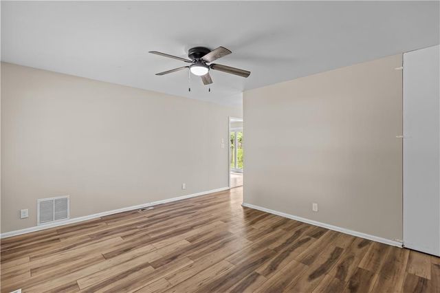 9200 Stark Avenue, Kansas City, MO 64138