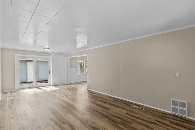 9200 Stark Avenue, Kansas City, MO 64138