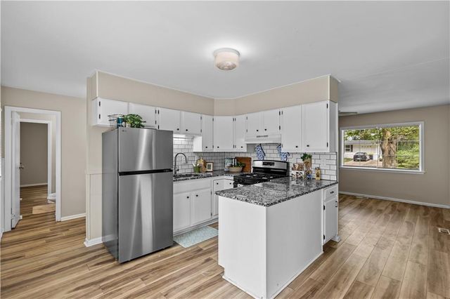 9200 Stark Avenue, Kansas City, MO 64138