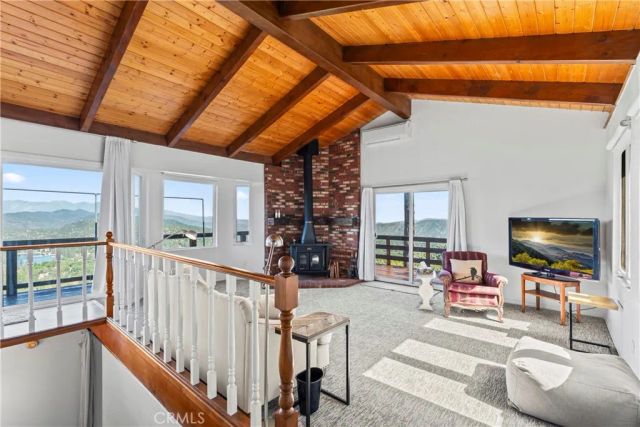 716 Chamois Drive, Crestline, CA 92325