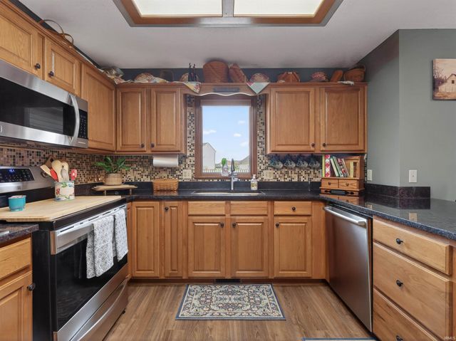 12104 Carroll Creek Run, Fort Wayne, IN 46818