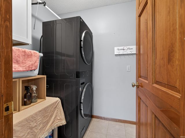 12104 Carroll Creek Run, Fort Wayne, IN 46818