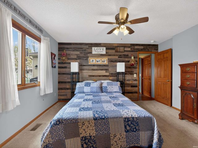 12104 Carroll Creek Run, Fort Wayne, IN 46818