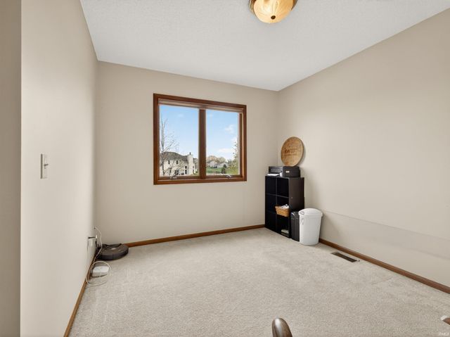 12104 Carroll Creek Run, Fort Wayne, IN 46818