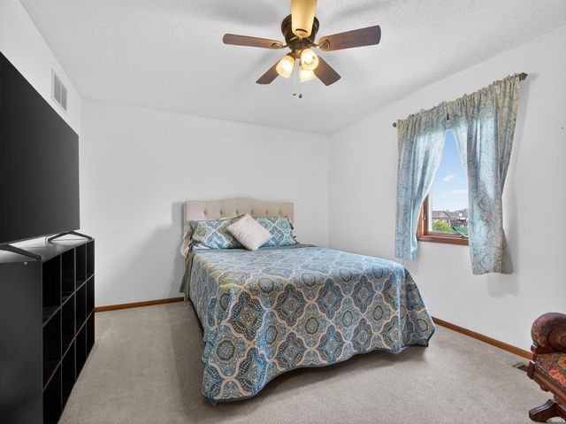 12104 Carroll Creek Run, Fort Wayne, IN 46818