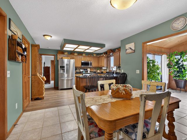 12104 Carroll Creek Run, Fort Wayne, IN 46818