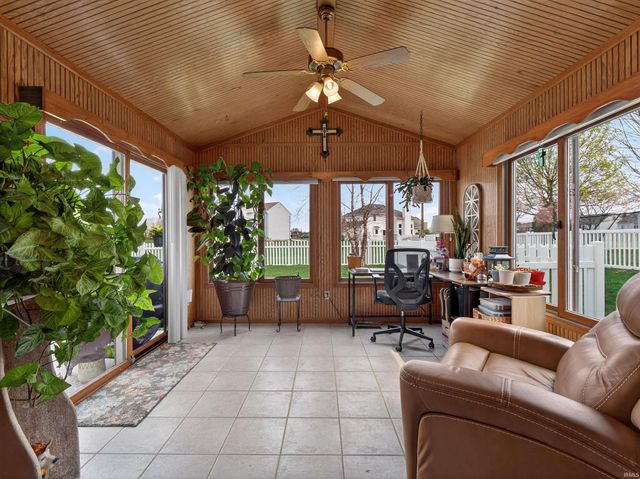 12104 Carroll Creek Run, Fort Wayne, IN 46818