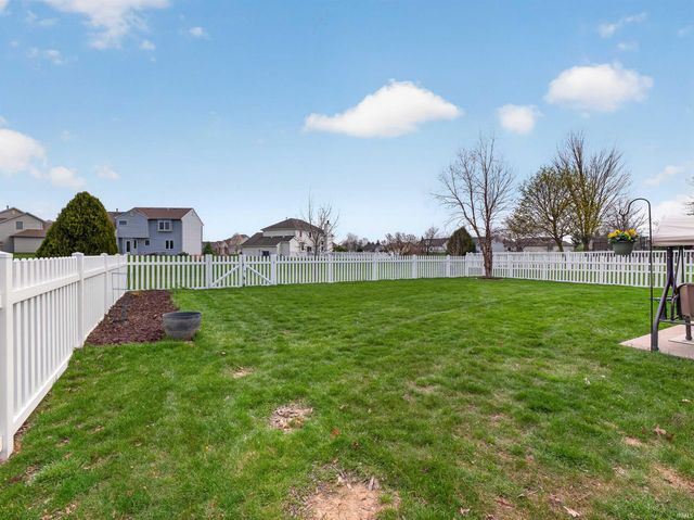 12104 Carroll Creek Run, Fort Wayne, IN 46818