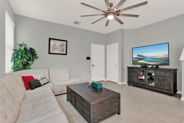 1335 E 10TH STREET, Apopka, FL 32703