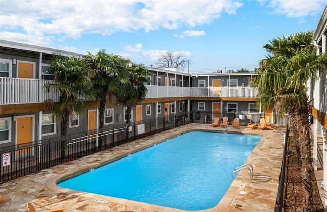 2401 Manor RD 209, Austin, TX 78722