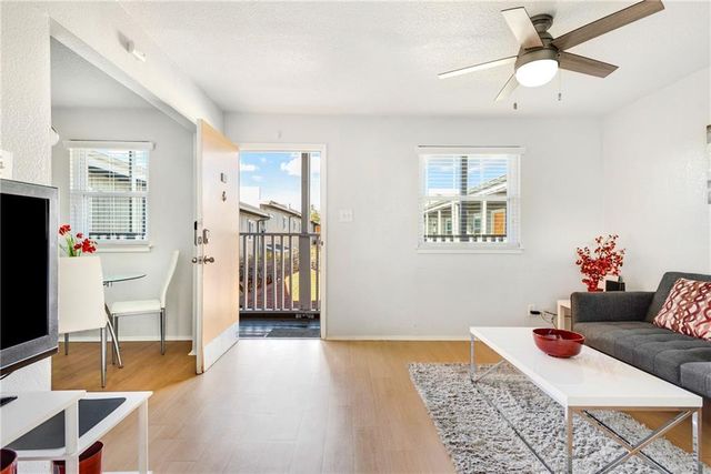 2401 Manor RD 209, Austin, TX 78722