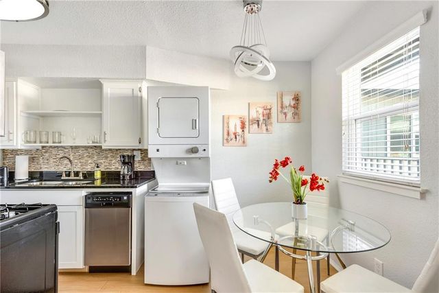 2401 Manor RD 209, Austin, TX 78722