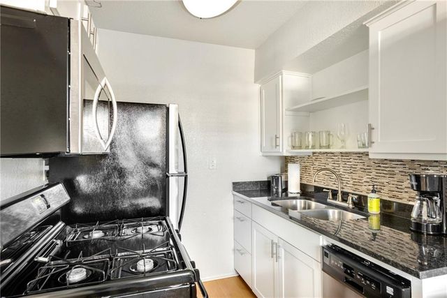 2401 Manor RD 209, Austin, TX 78722