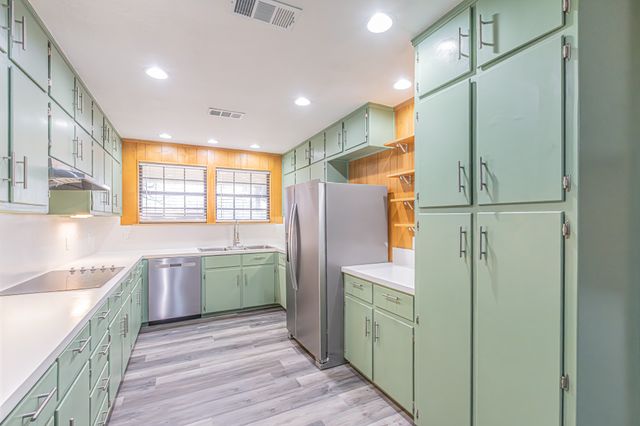 1061 Carnagie Road, Poolville, TX 76487